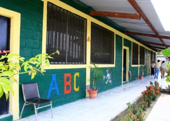 Cuatro de cada 10 centros educativos de Honduras tienen presencia de grupos delictivos y activan plan de seguridad para intervenirlos