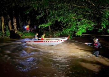 Onda tropical deja 1,000 evacuados, un desaparecido y cientos de derrumbes en Costa Rica