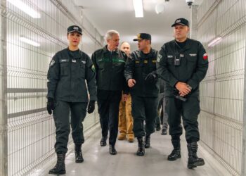 El modelo de Bukele cruza fronteras: Chile estrena megacárcel con 1,500 cámaras y capacidad para 2,320 reos