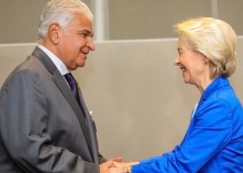 Panamá espera salir en octubre de la lista fiscal de la Unión Europea
