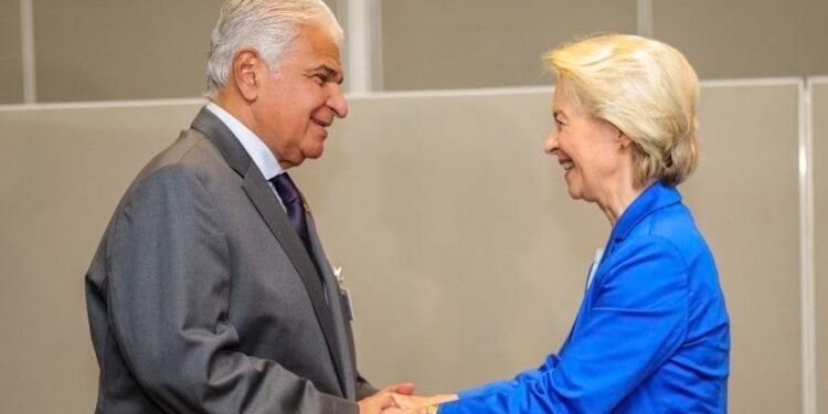 Panamá espera salir en octubre de la lista fiscal de la Unión Europea
