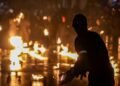 Salvadoreños reviven las Bolas de Fuego de Nejapa, una tradición que cumple 104 años
