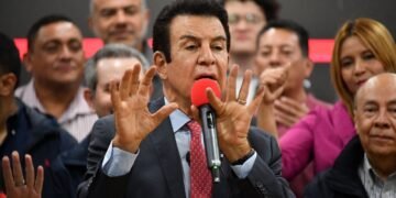 Excandidato presidencial hondureño Nastalla admite que fondos de campaña fueron a una cuenta personal