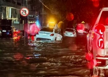 Lluvia anega calles de Tegucigalpa tras semanas de sequía y crisis hídrica