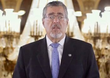 Arévalo acusa a políticos de buscar caos en Guatemala y advierte tolerancia cero ante bloqueos