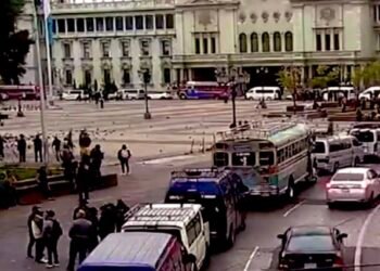 Guatemala: miembros de la organización indígena 48 Cantones marchan en la capital contra el alza de los combustibles
