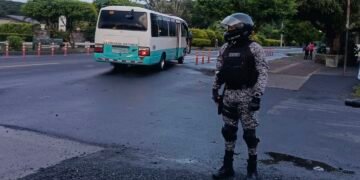 Policía de Panamá evalúa imponer toque de queda en Veracruz, Arraiján