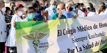 Huelga médica en Honduras continúa y afecta la atención de miles de pacientes