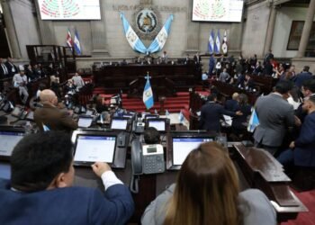 Congreso de Guatemala aprueba precio máximo para combustibles