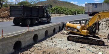 Retiran puente colapsado en Guatemala y avanzan trabajos para recuperar la ruta al Atlántico
