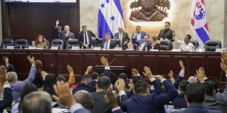 Congreso de Honduras aprueba reforma energética para modernizar la empresa estatal de electricidad