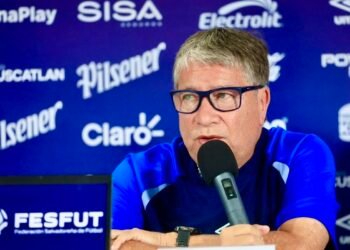 Bolillo Gómez pide apoyo de la afición antes del debut de El Salvador ante Martinica en la Liga de Naciones de Concacaf