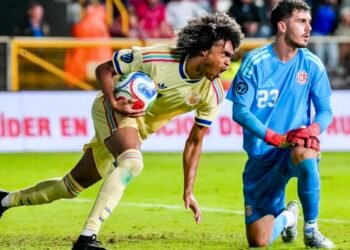 Costa Rica pasa de la gloria al infierno al caer 4-3 ante Curazao tras desperdiciar una amplia ventaja