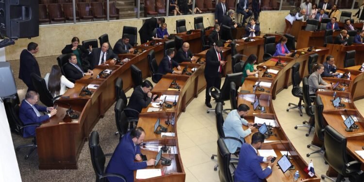 Asamblea panameña aprueba nueva distribución de circuitos para elección de diputados en 2029