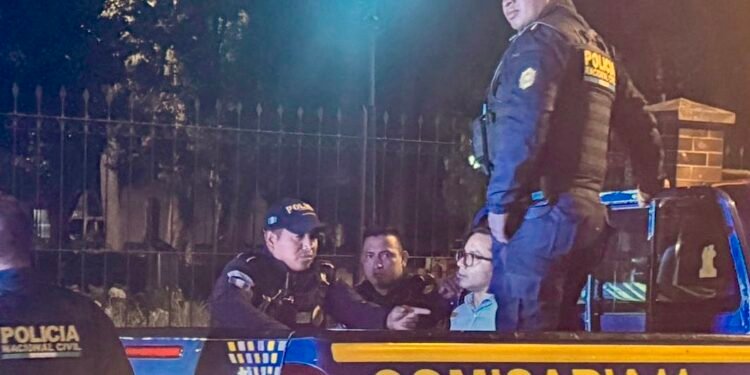 Detienen en Guatemala a periodista, la policía contradice denuncia y justifica la aprehensión