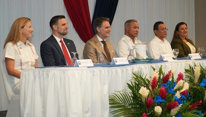 Belice recibe $125 millones de Estados Unidos para educación y energía