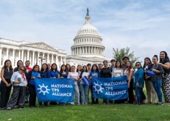 EE.UU. mantiene TPS para 170,000 salvadoreños sin definir plazo