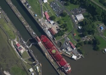 Canal de Panamá recibe 44% menos agua y enfrenta riesgos para operar en 2027
