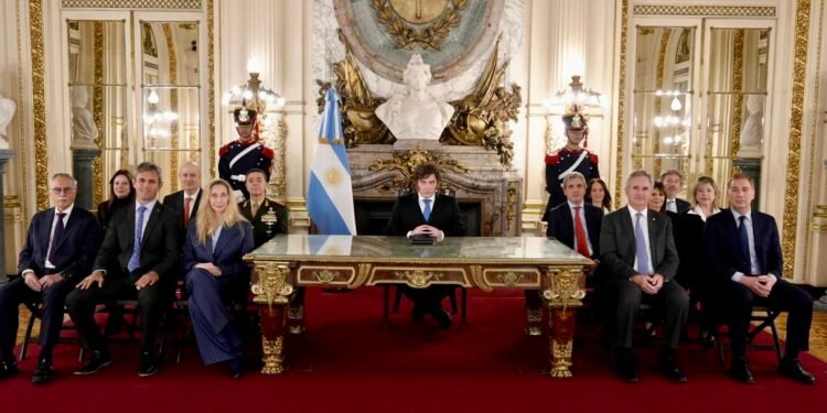 Milei reaviva la batalla por las Malvinas: anuncia sanciones y una base militar para calentar la disputa