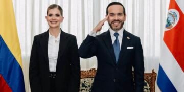 Presidente de Colombia pide a mandataria de Costa Rica estudiar eliminación de visa para sus ciudadanos