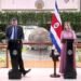 Presidenta de Costa Rica dice burlas de Rodrigo Chaves fueron “un error” que no fue “tan grave”