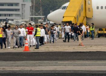 Así rastrea EE UU a deportados en Guatemala para cobrarles multas de hasta $998 diarios