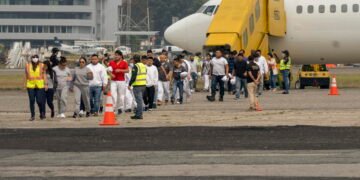 Así rastrea EE UU a deportados en Guatemala para cobrarles multas de hasta $998 diarios