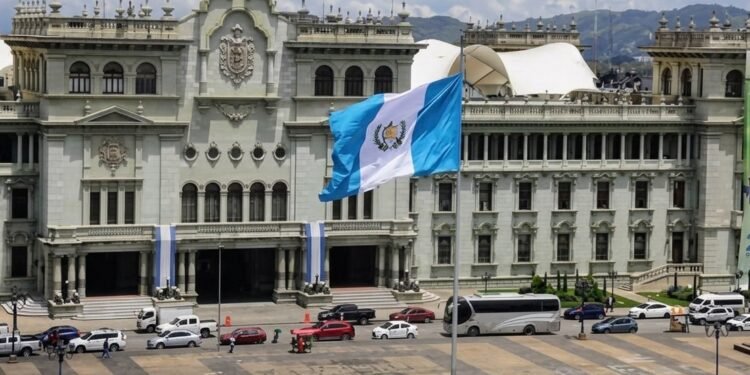Guatemala autoriza asueto a empleados públicos el lunes 14 de septiembre