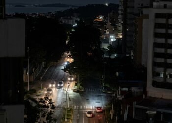 Apagón en Panamá deja sin luz a más de 375 mil clientes