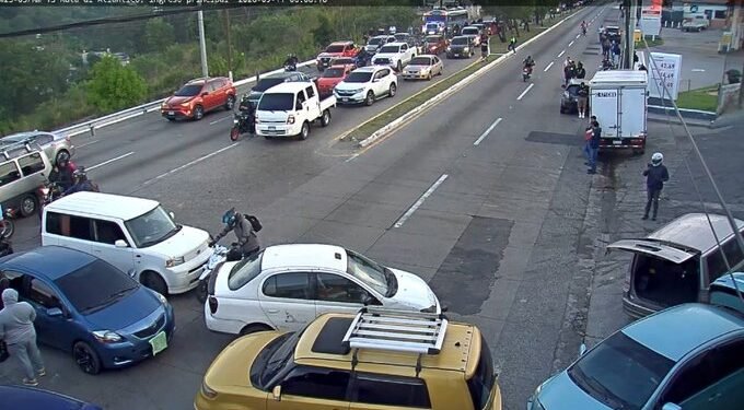Policía de Guatemala reporta despeje de las carreteras y retiro de todos los bloqueos