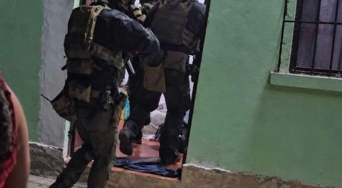 Ejército de Guatemala atribuye tiroteo en Huité a bandas criminales y justifica por qué no intervino