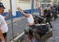 Guatemala realiza nueva requisa en cárcel de máxima seguridad y decomisa posible cocaína, licor y armas blancas