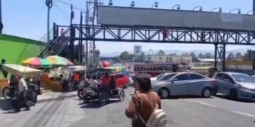 Tráfico se complica en Ciudad de Guatemala por marchas y cierres de calles