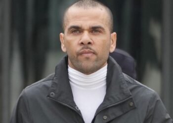 El exastro del Barcelona Dani Alves participará en San Salvador en actividad ciclista promovida por el gobierno