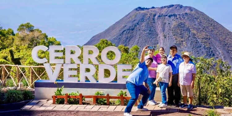 El Salvador lidera crecimiento mundial del turismo con 3 7% más llegadas internacionales, según la ONU