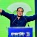 Expresidente panameño Martín Torrijos niega reuniones con el asilado exmandatario condenado Ricardo Martinelli