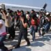 Denuncian que al menos 50 hondureños deportados de Estados Unidos habrían sido enviados a cárcel de El Salvador