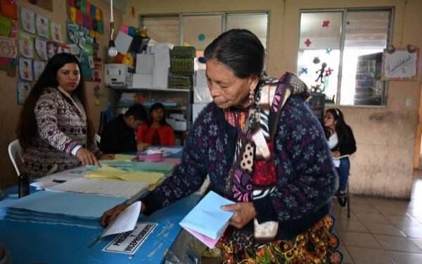 Mujeres podrían definir las próximas elecciones en Guatemala: son casi el 54 % del padrón