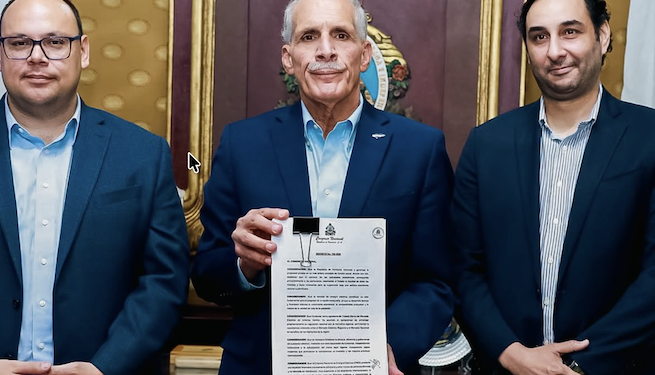 Asfura sanciona ley para transformar sistema eléctrico hondureño