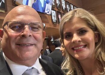 Diputado oficialista es denunciado ante la Fiscalía por asesoras que alegan comentarios sobre la ropa interior y acoso laboral en Costa Rica