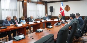 Ministro de Hacienda rechaza revocar recorte de $52 millones al Poder Judicial en Costa Rica