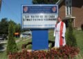 Sacerdote anglicano salvadoreño acoge a hijos de migrantes deportados en Estados Unidos