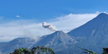 Volcán Santiaguito registra hasta tres explosiones por hora en Guatemala