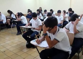 Costa Rica ante alerta por la inteligencia artificial: alumnos que la usan en tareas obtienen 20 puntos menos en Ciencias