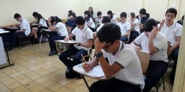 Costa Rica ante alerta por la inteligencia artificial: alumnos que la usan en tareas obtienen 20 puntos menos en Ciencias