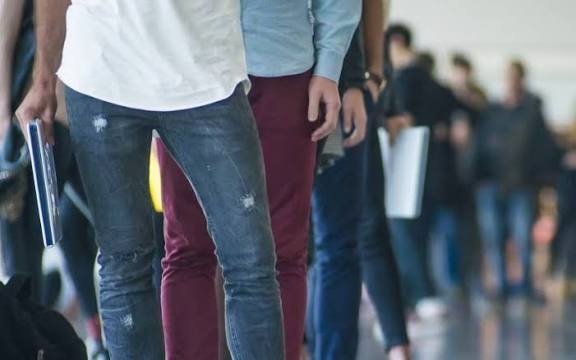 Más del 80 % de la población adulta en Panamá cree que es difícil conseguir trabajo