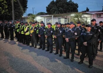 Policía panameña comprará 4,000 cámaras corporales para reforzar vigilancia y documentar intervenciones policiales