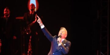 Ricardo Montaner vuelve a El Salvador y convierte sus clásicos en una noche de nostalgia