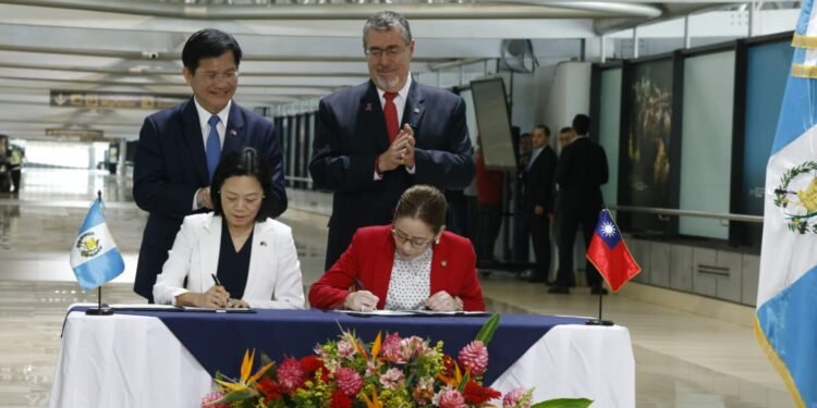 Aeropuerto La Aurora de Guatemala estrena centro de monitoreo con 570 cámaras gracias a cooperación de Taiwán
