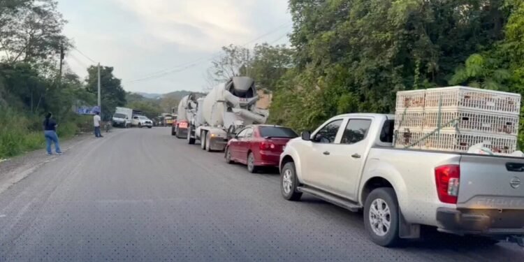Honduras enfrenta paro de transportistas tras un aumento en el precio del diésel